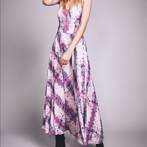 💯% silk RARE🙌🏻 Flowing tie dye FP maxi dress